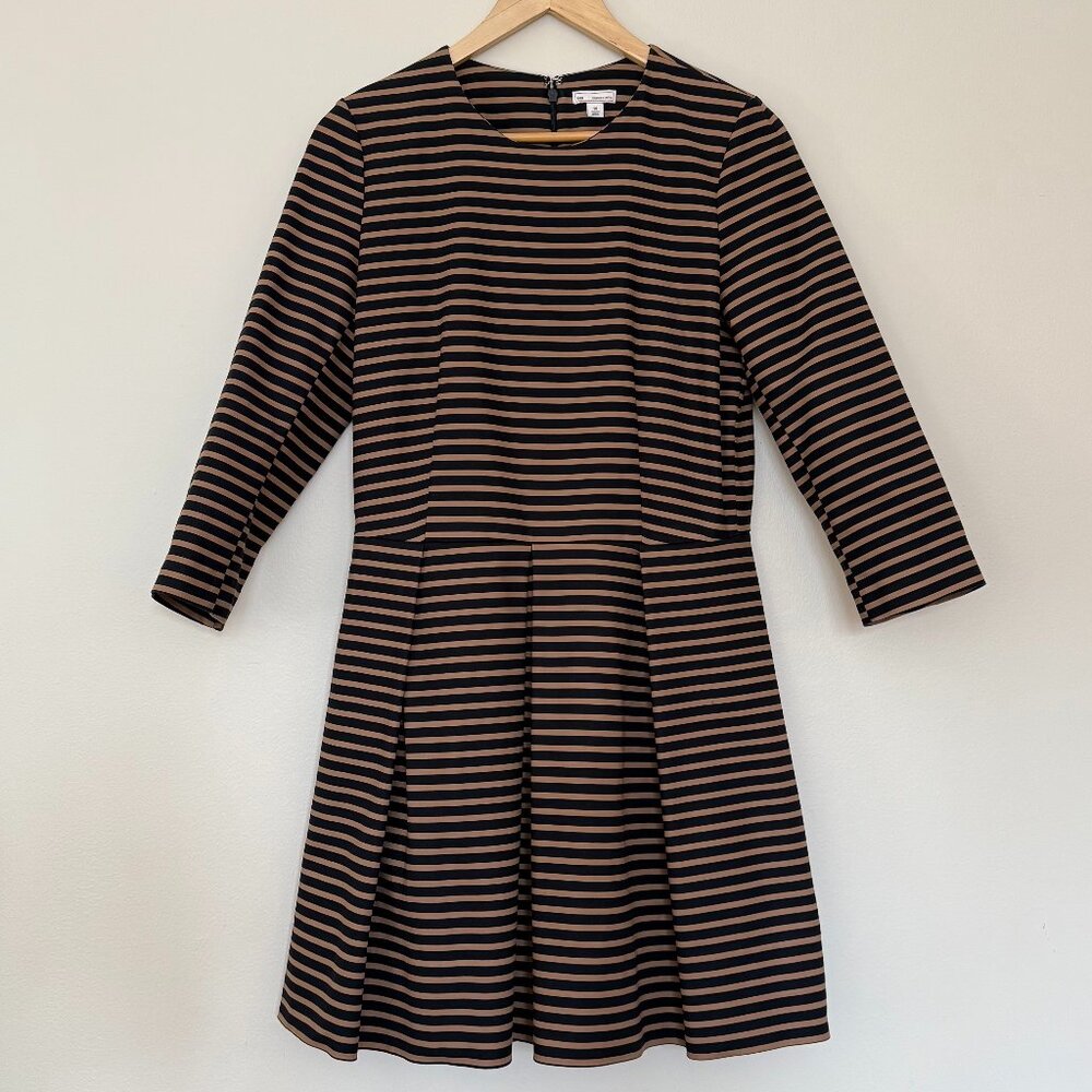 GAP Striped Pleated Fit & Flare Dress in Navy and Camel Brown Sz 10